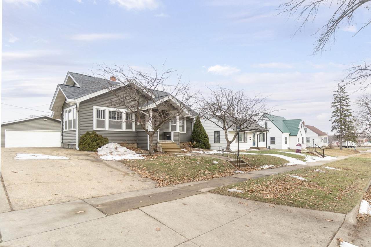 1843 Forest Avenue - Photo 1