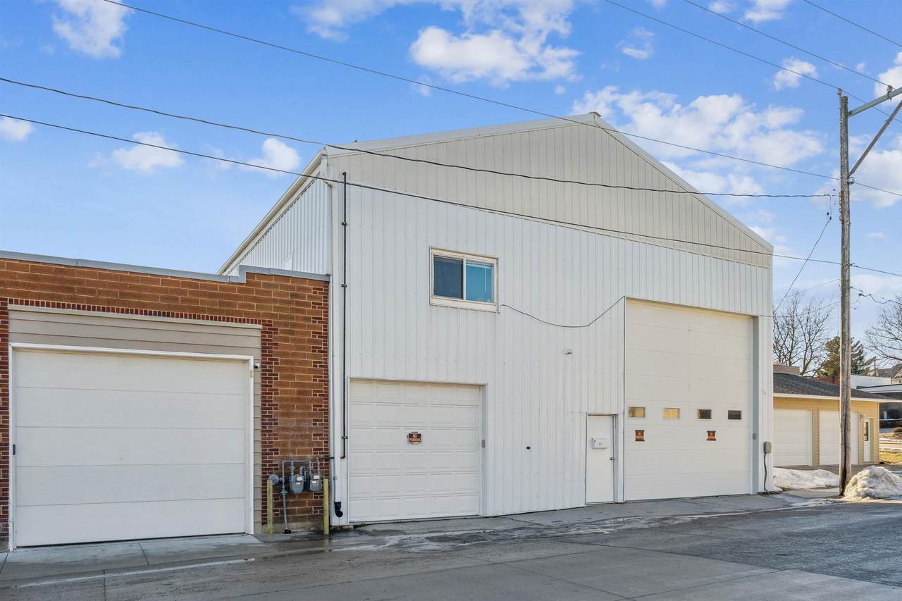 106 1 Avenue - Photo 1