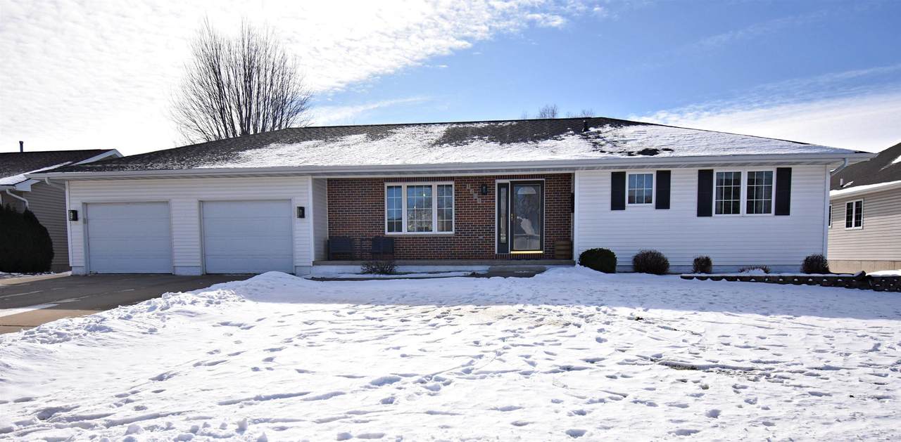 1201 7th St. N.E. - Photo 1