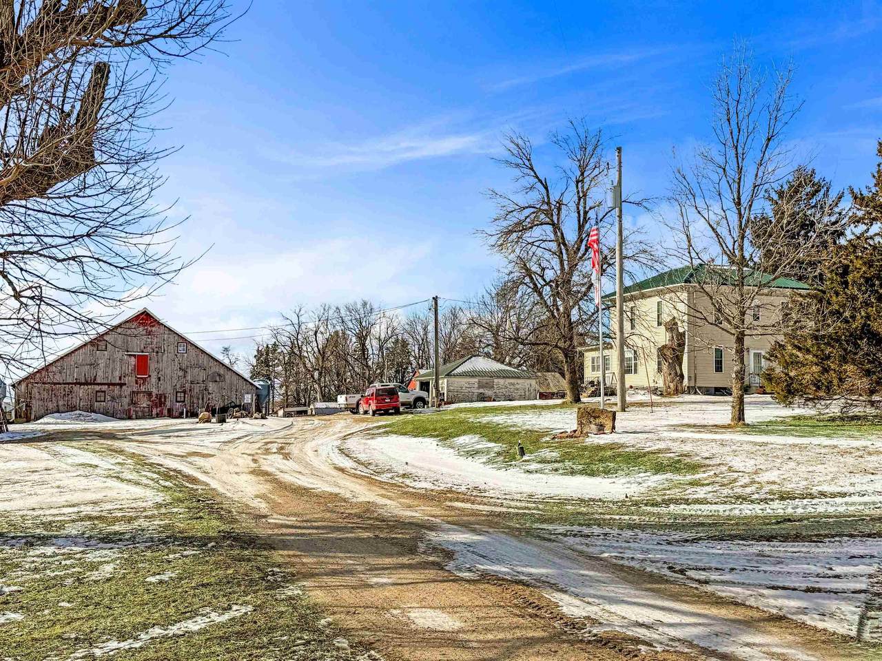 1950 F Avenue - Photo 1