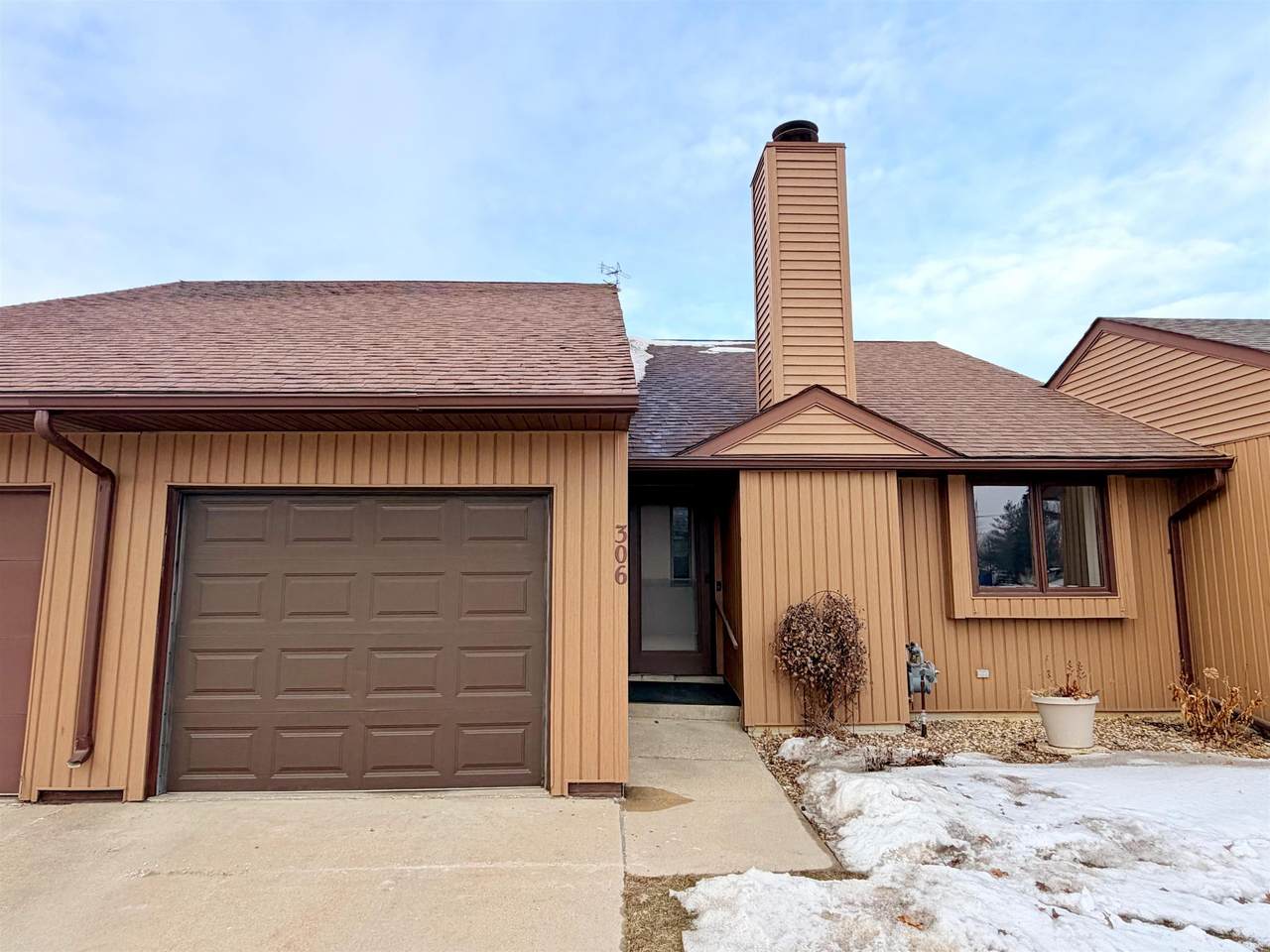 306 5th Avenue - Photo 1
