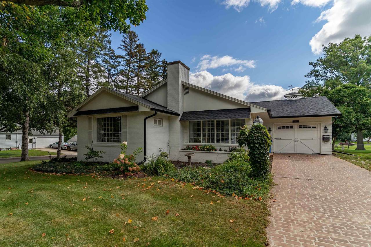 302 6th Street - Photo 1