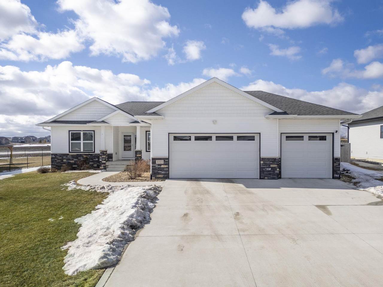 4923 Cohen Ct - Photo 1