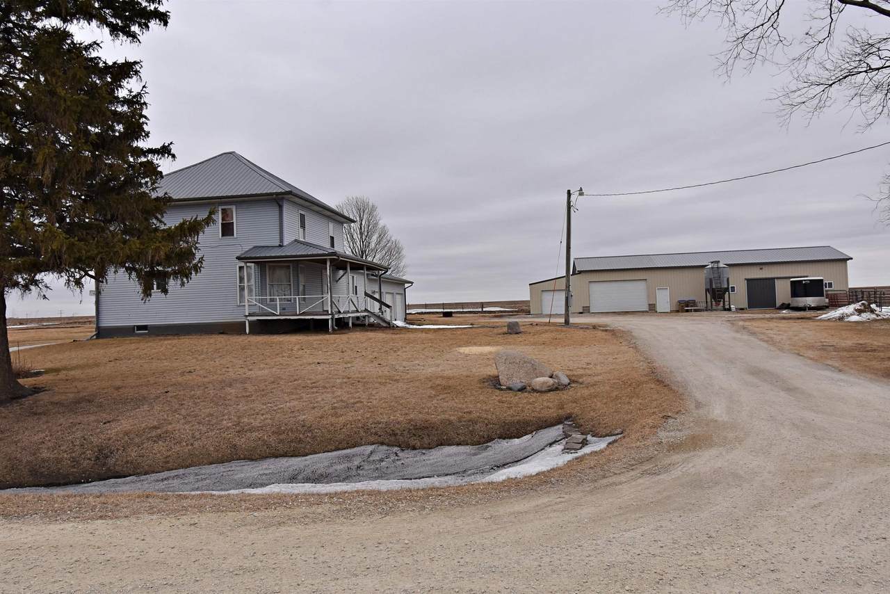 1528 Lawrence Ave. - Photo 1