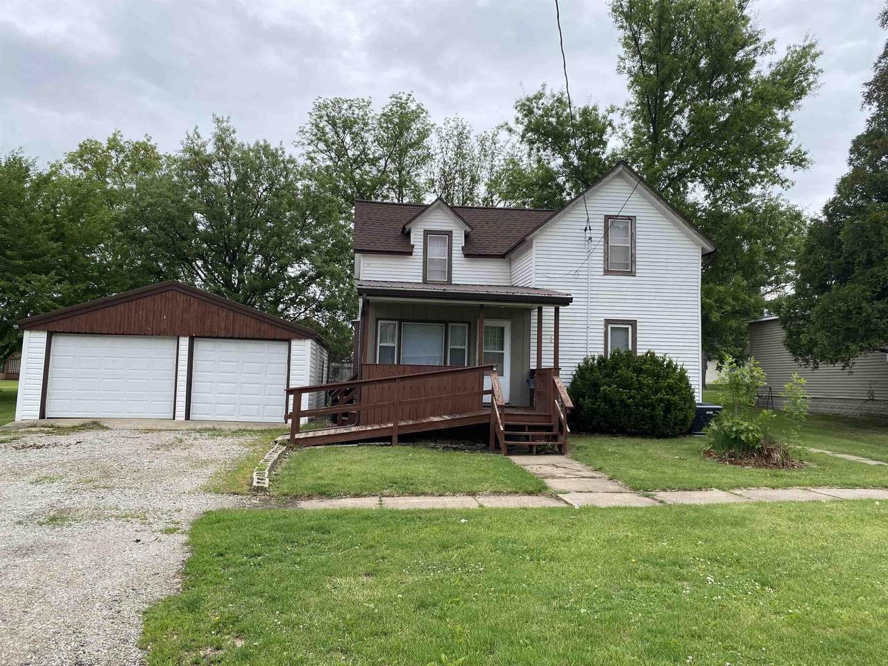 907 Iowa Street - Photo 1
