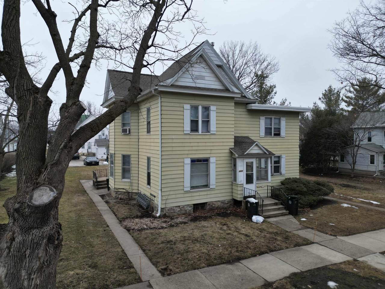 2115 Walnut Street - Photo 1