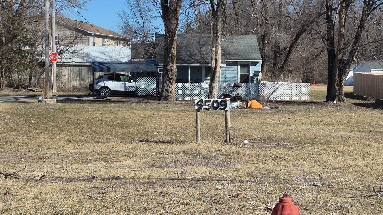 4509 Lafayette Road - Photo 1