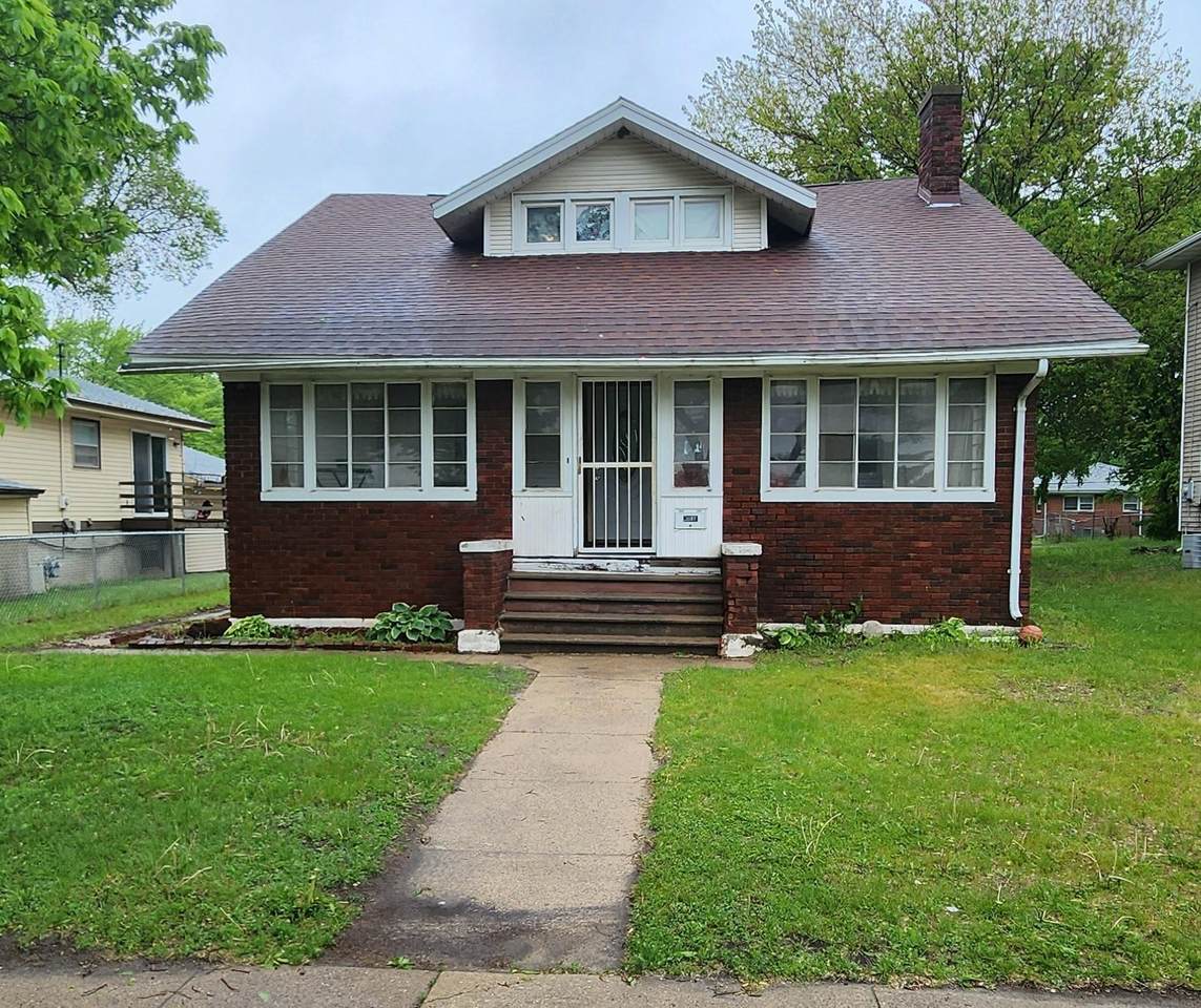 2207 4th Street - Photo 1