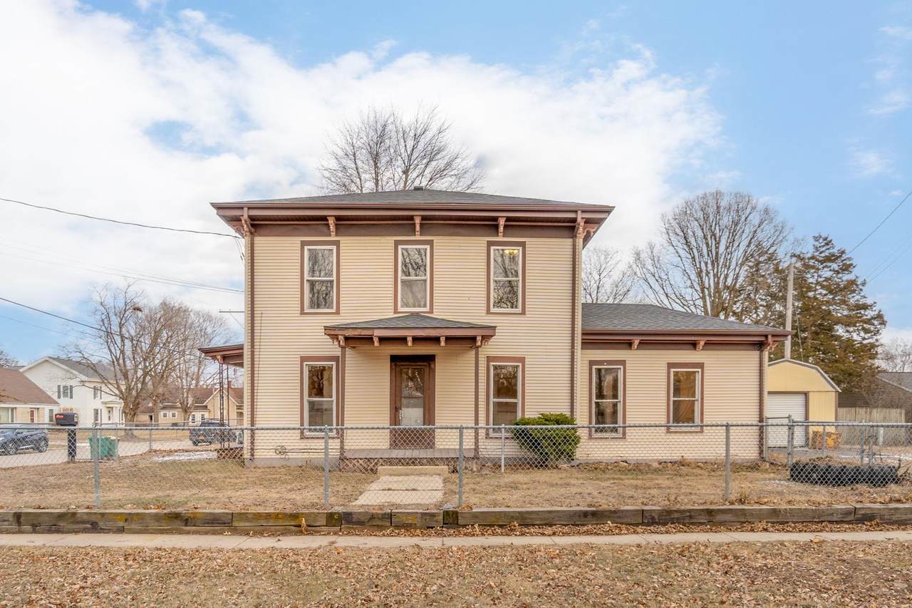 513 4th Street - Photo 1