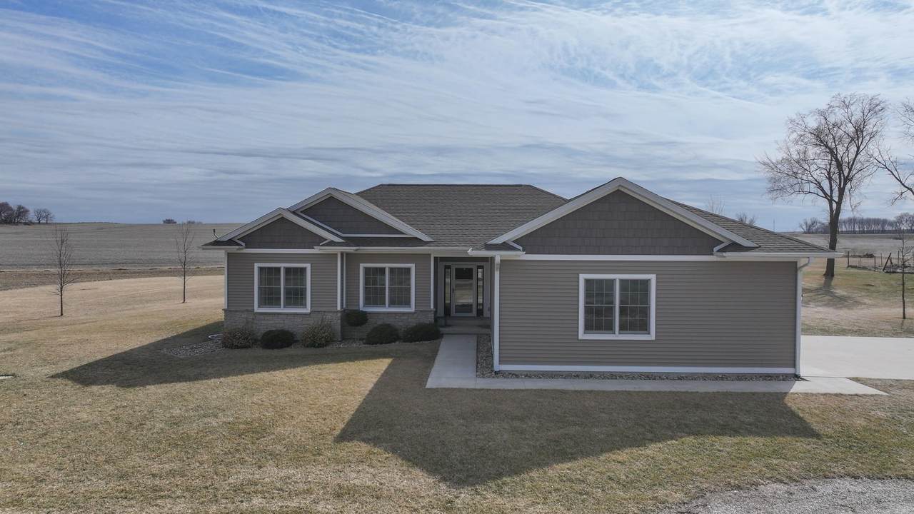 20786 270th Street - Photo 1