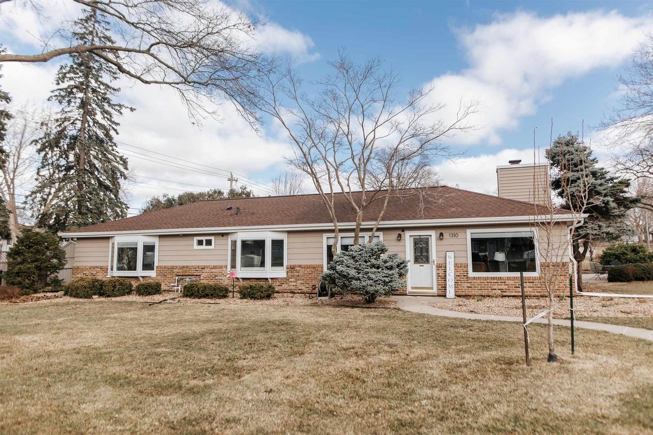 1310 Lilac Lane - Photo 1
