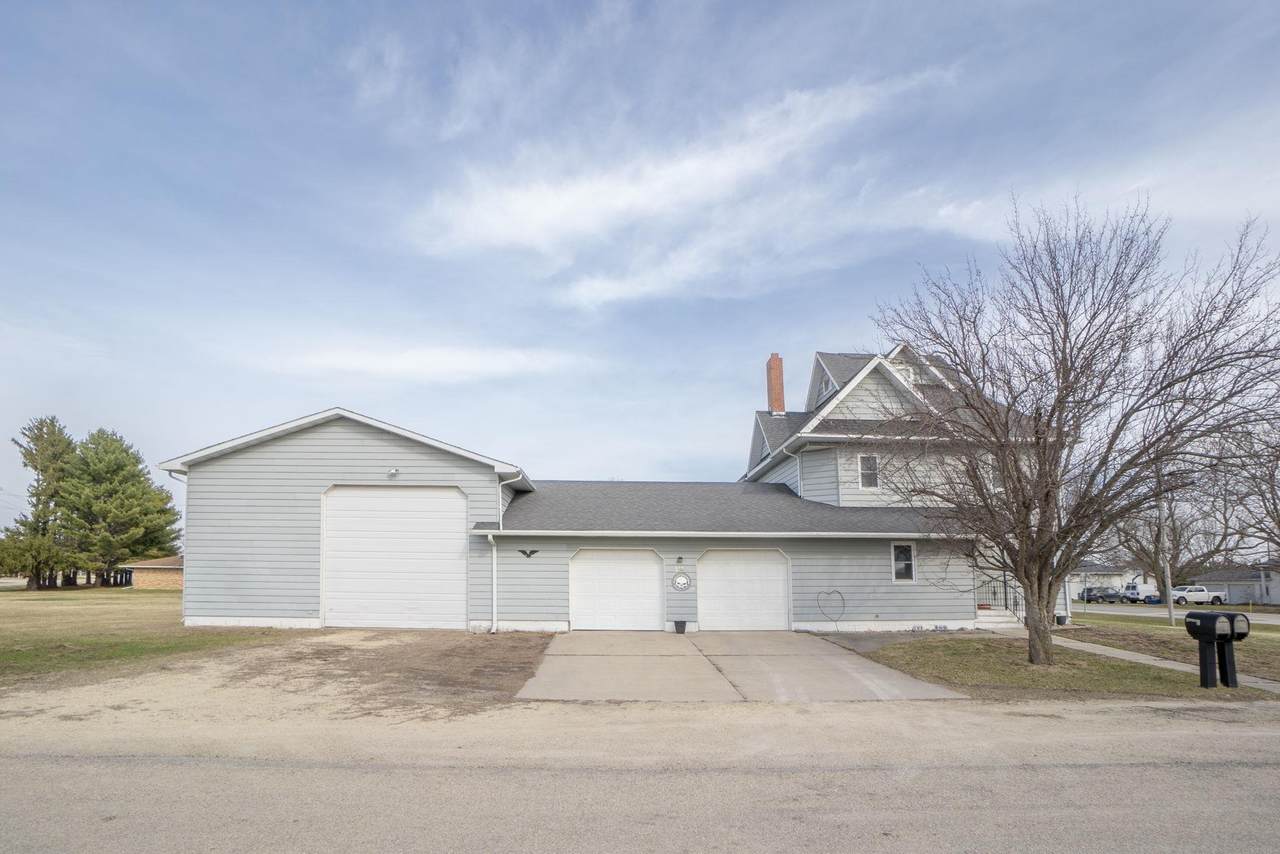 103 6Th Street - Photo 1