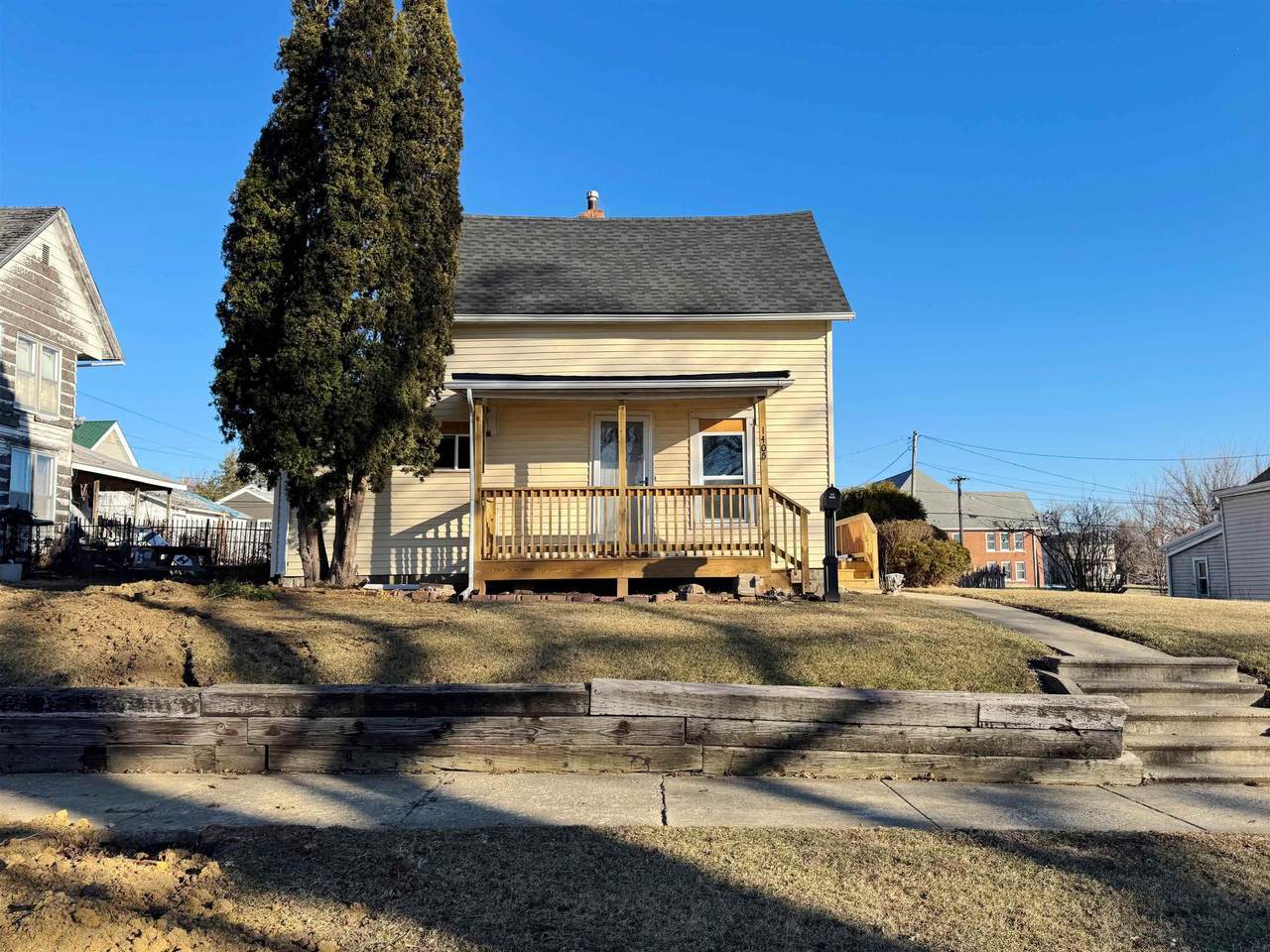 1405 7th Avenue - Photo 1