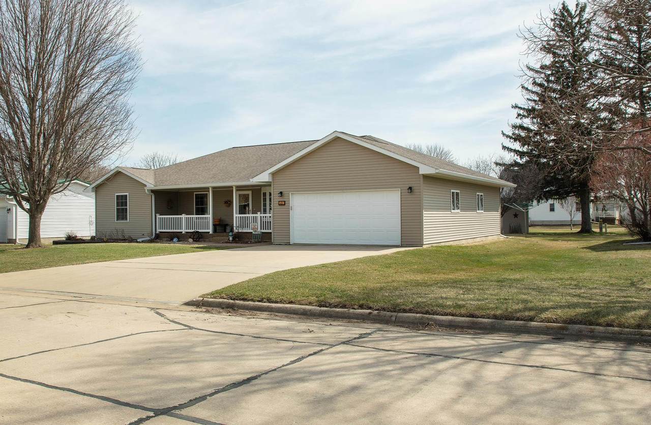 507 4th Street - Photo 1