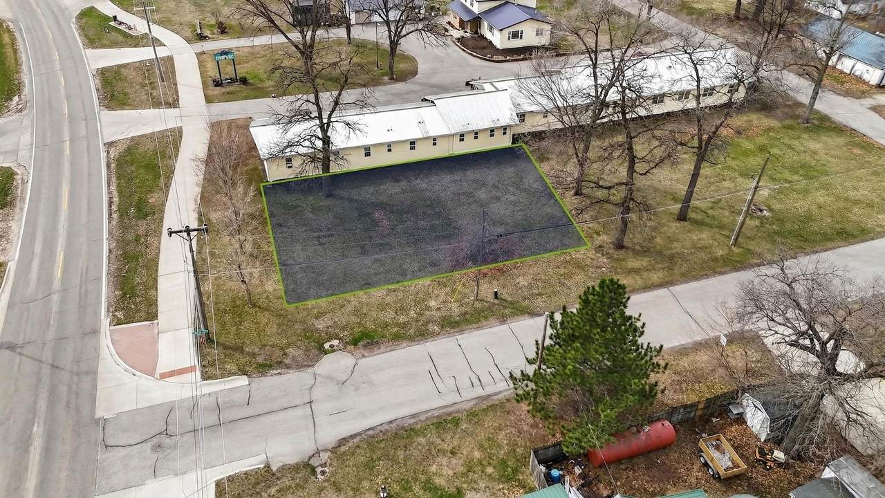 2020 Center Street - Photo 1