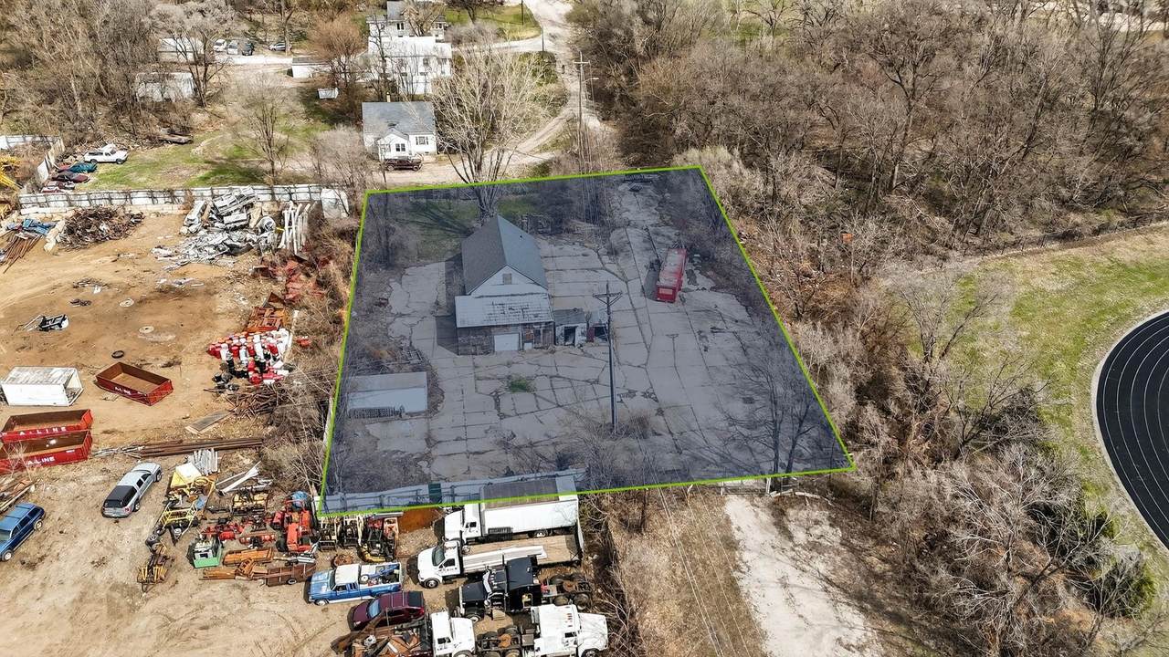 406 Litchfiled Avenue - Photo 1
