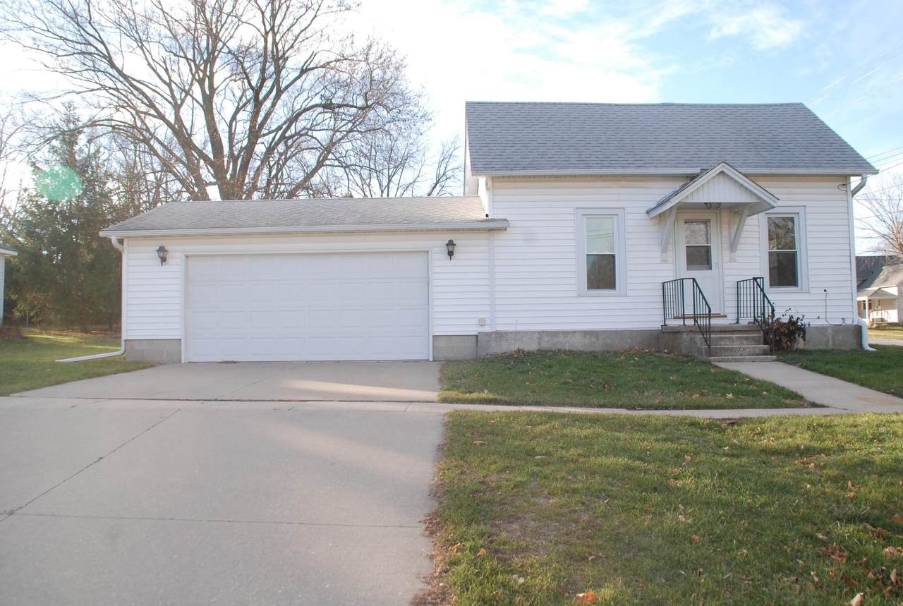 300 Alexander Street - Photo 1