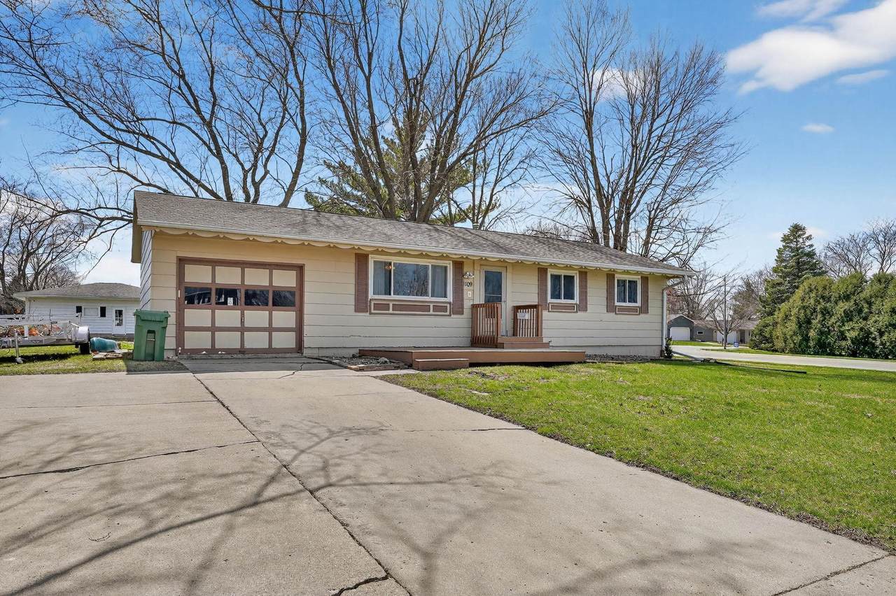 1109 Ridgewood Boulevard - Photo 1