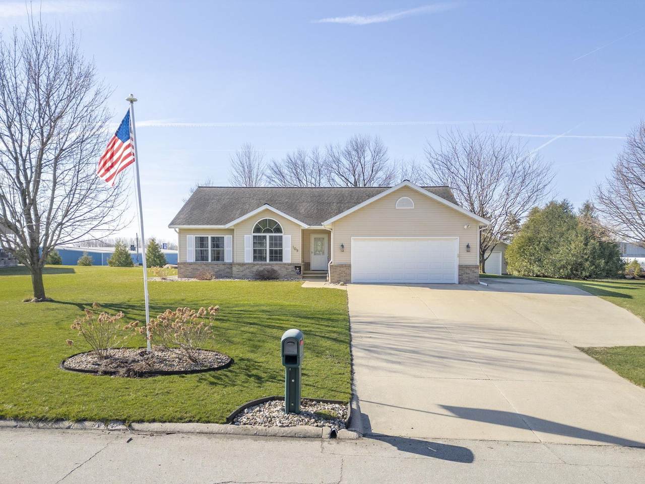 109 Meadow Lane Drive - Photo 1