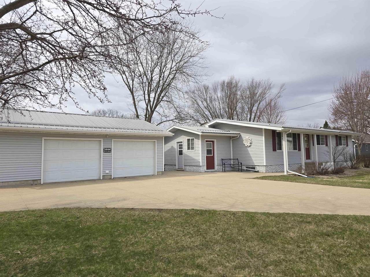 2506 River Road - Photo 1