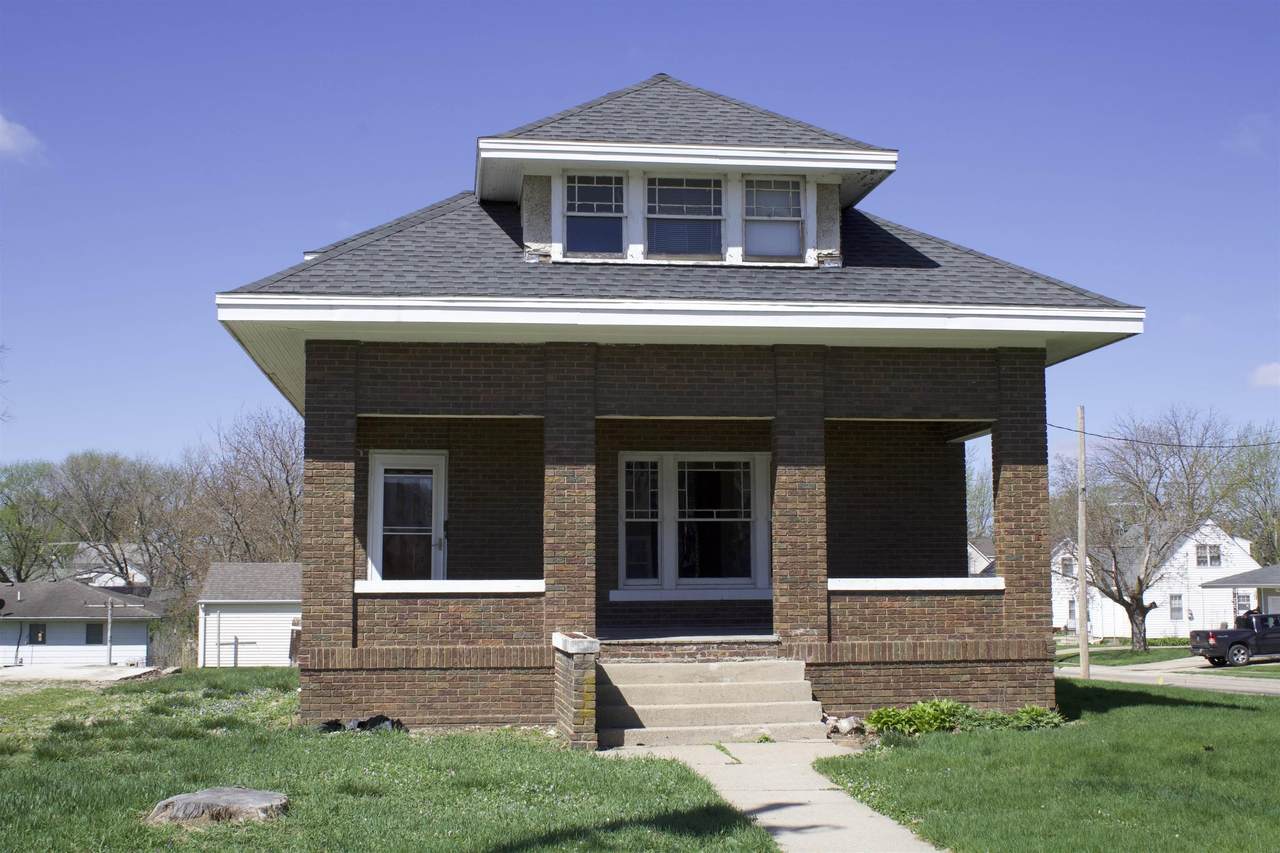 713 Adams Street - Photo 1