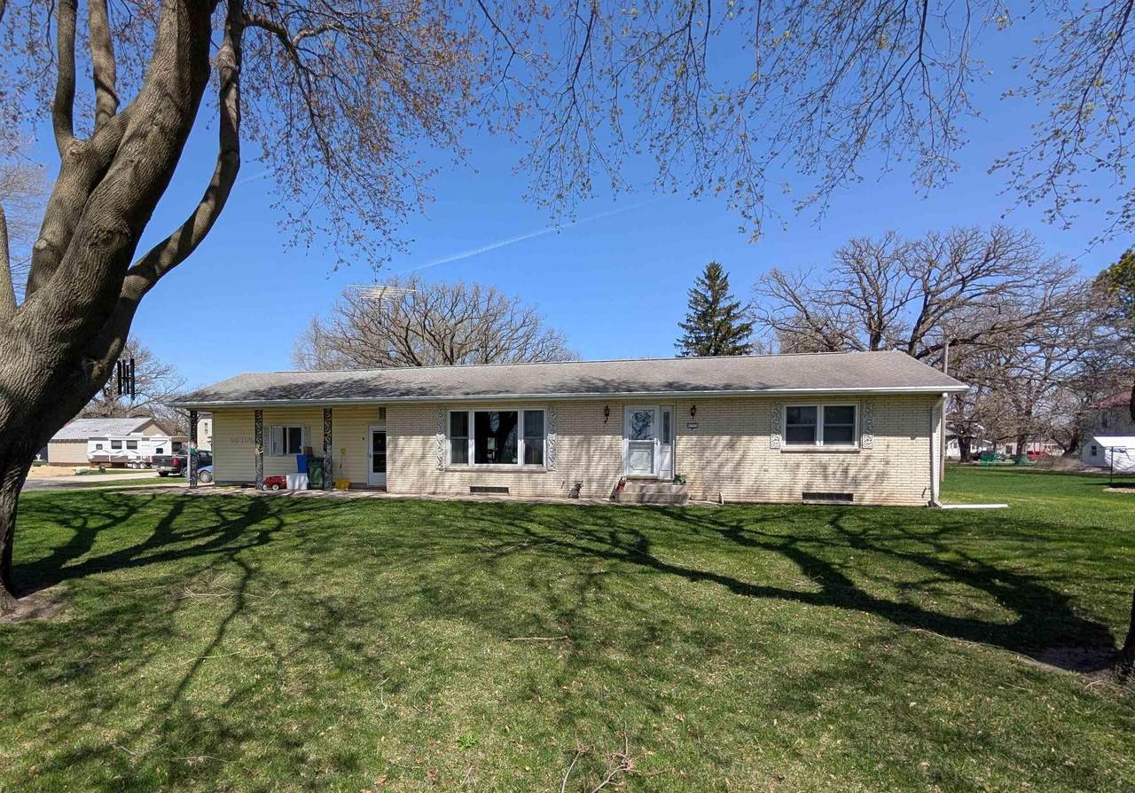 413 Maple Street - Photo 1