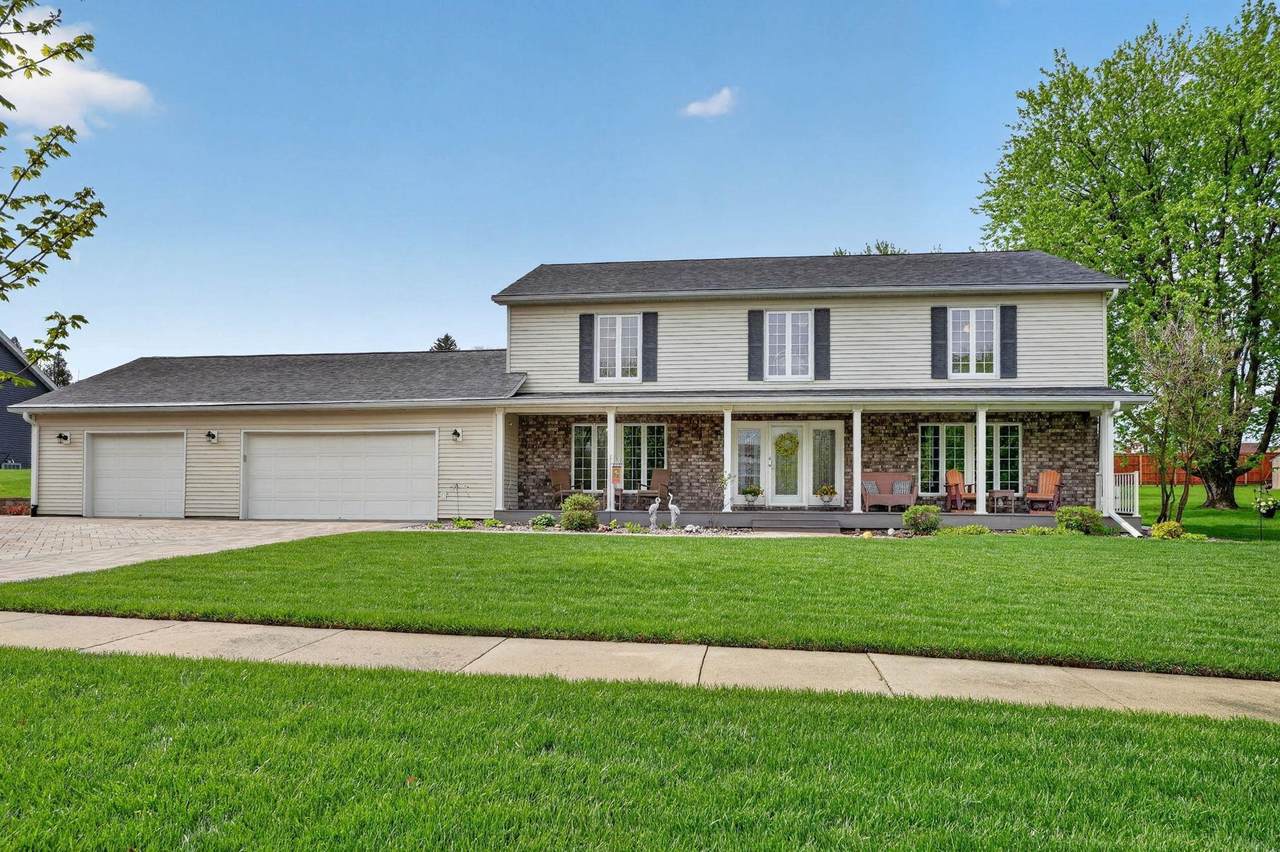 2124 Minnetonka Drive - Photo 1