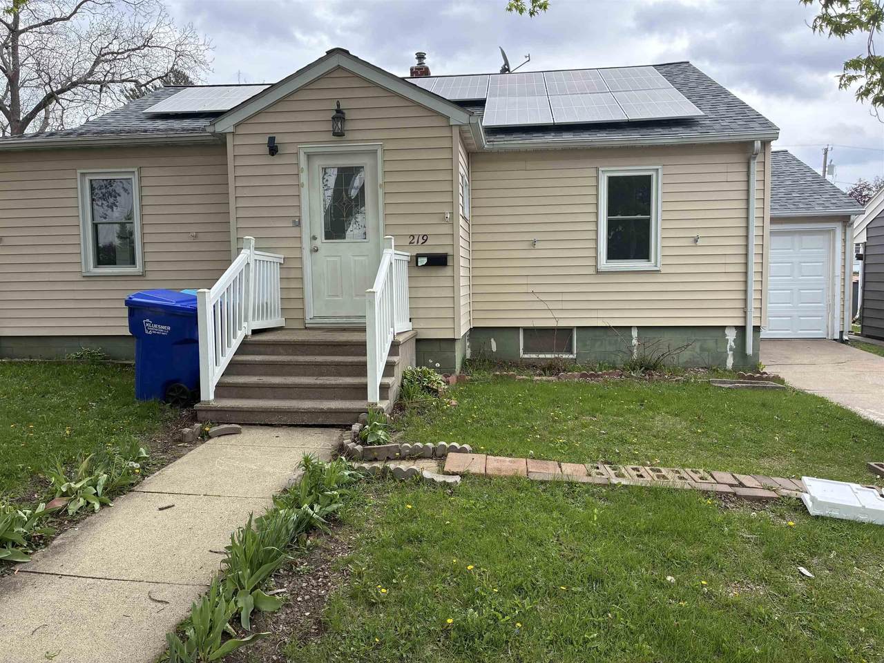 219 6th Avenue - Photo 1
