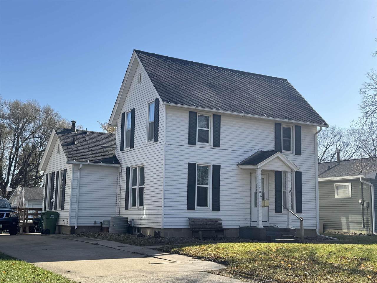 706 Allison - Photo 1
