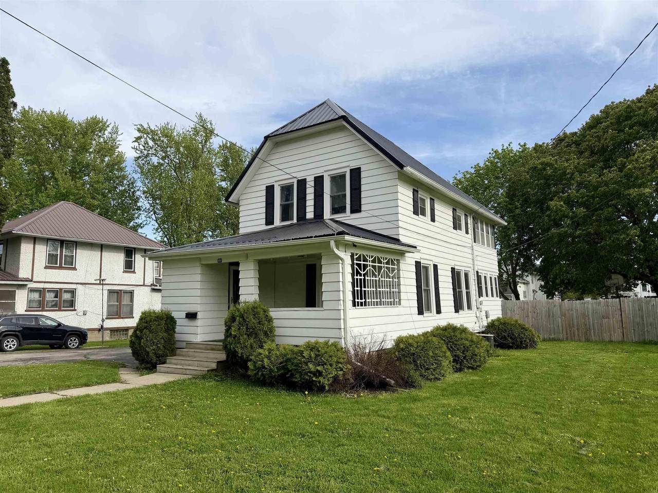 15 5th Avenue - Photo 1