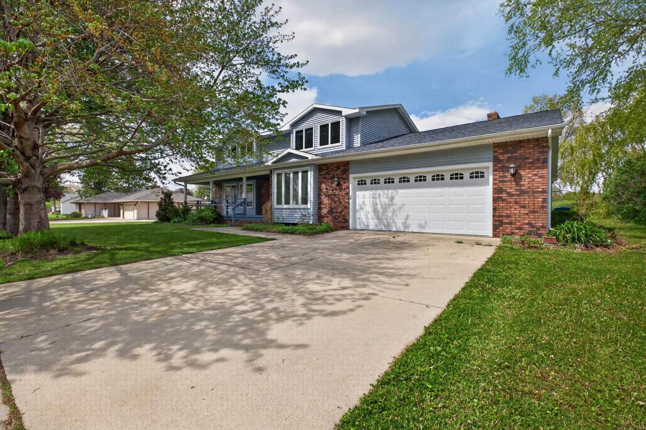 1828 Pinehurst Lane - Photo 1