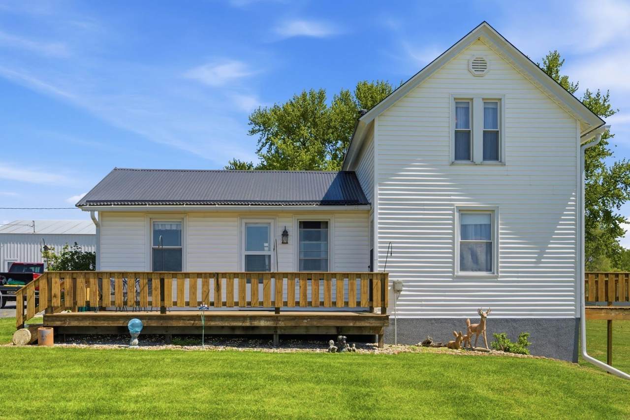 2082 Jamestown Ave - Photo 1
