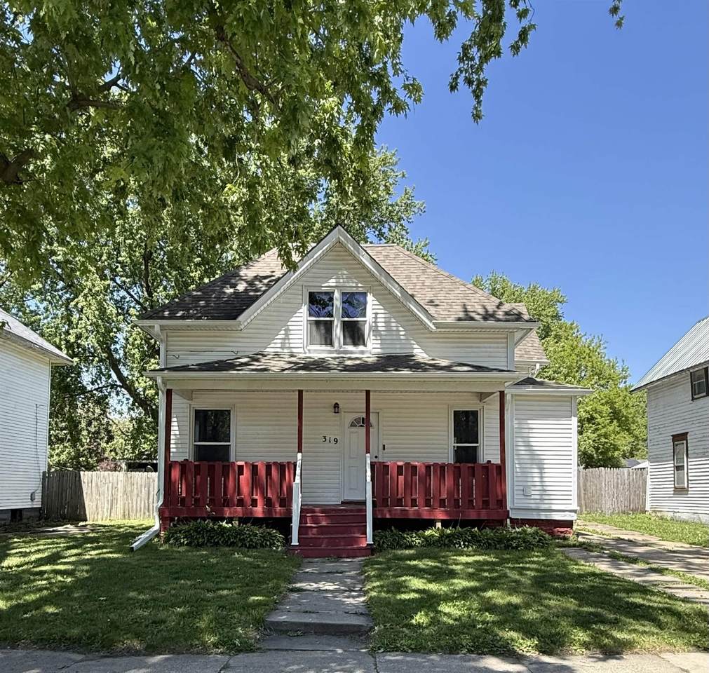 319 2nd St Nw Street - Photo 1