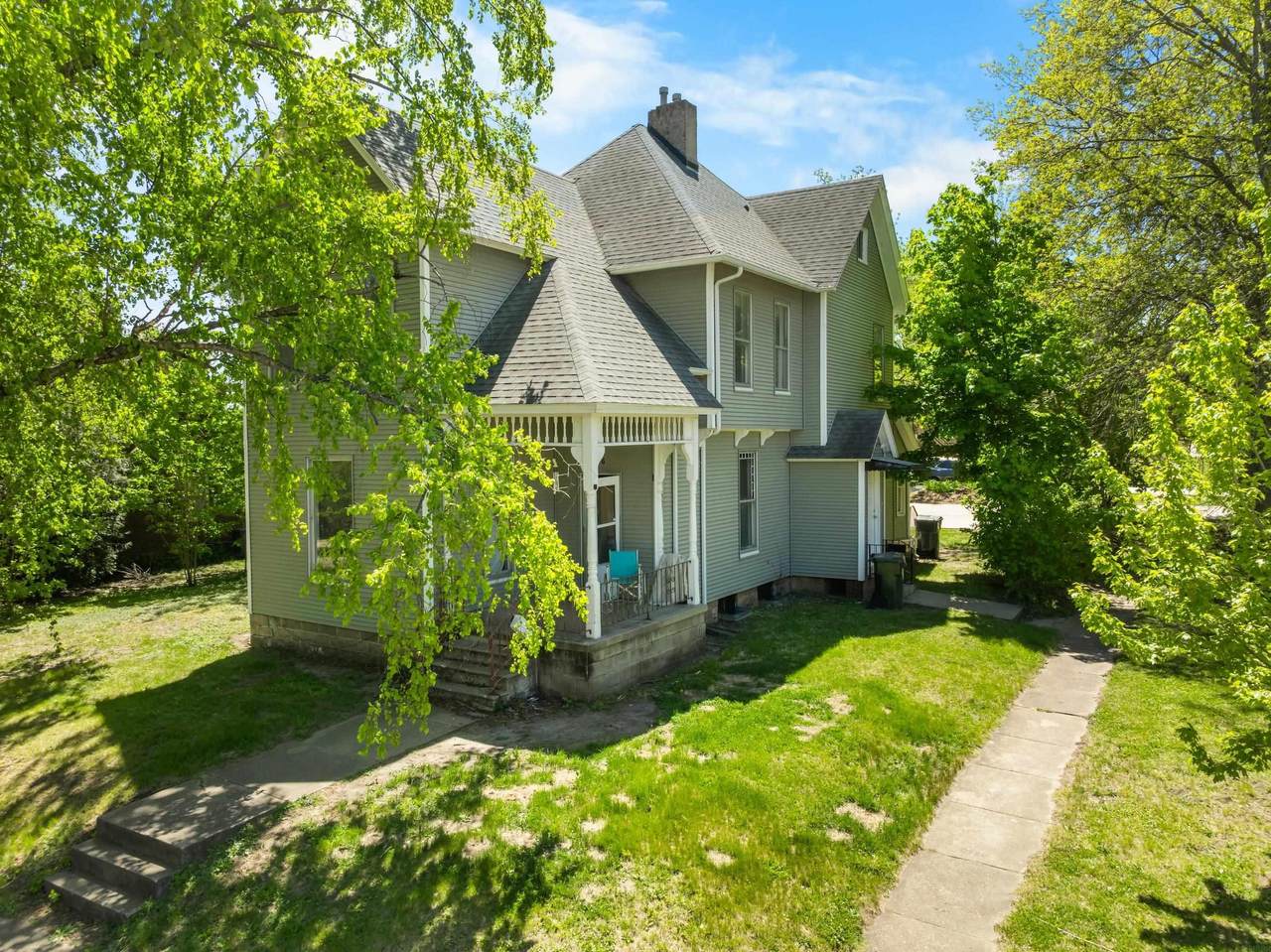 526 8th Street - Photo 1