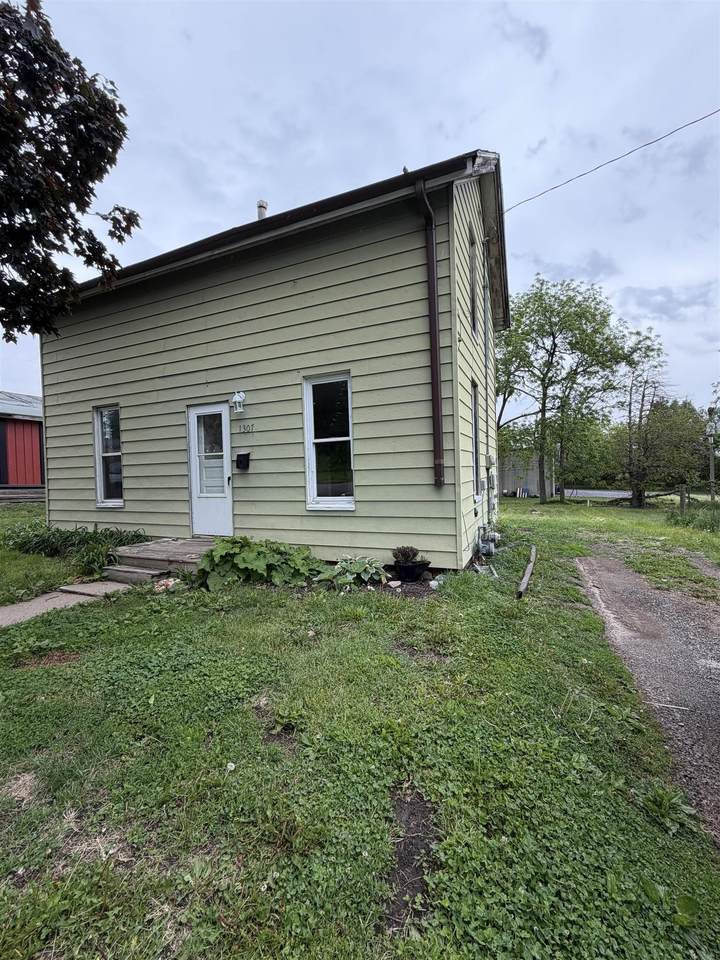 1307 10th Street - Photo 1