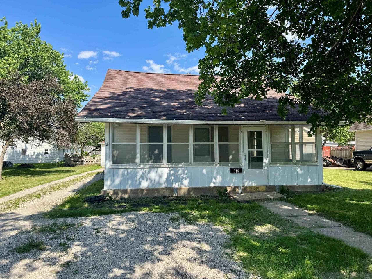 716 Commercial Street - Photo 1
