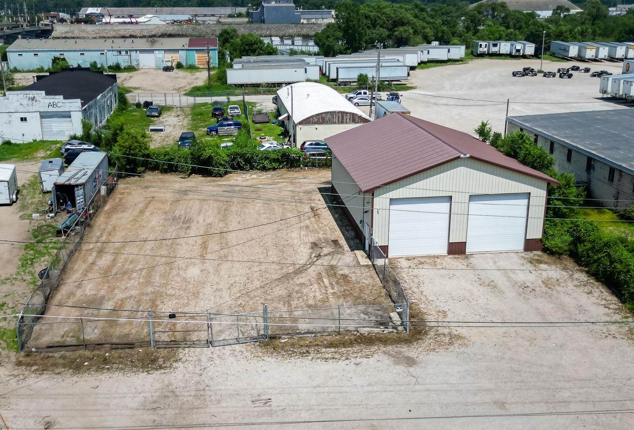 2021 Commercial Street - Photo 1