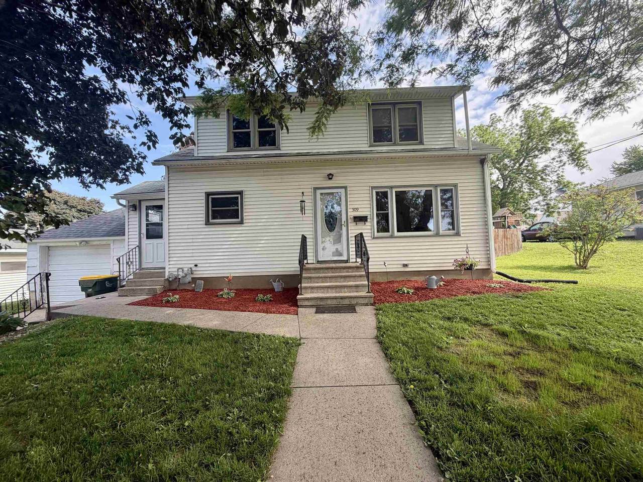 509 2nd Avenue - Photo 1