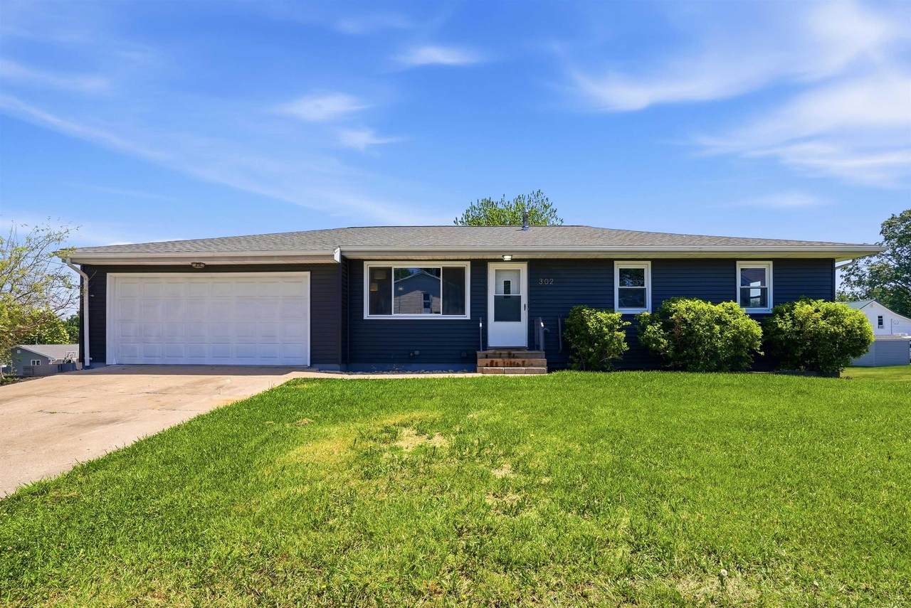 302 Dickens Street - Photo 1
