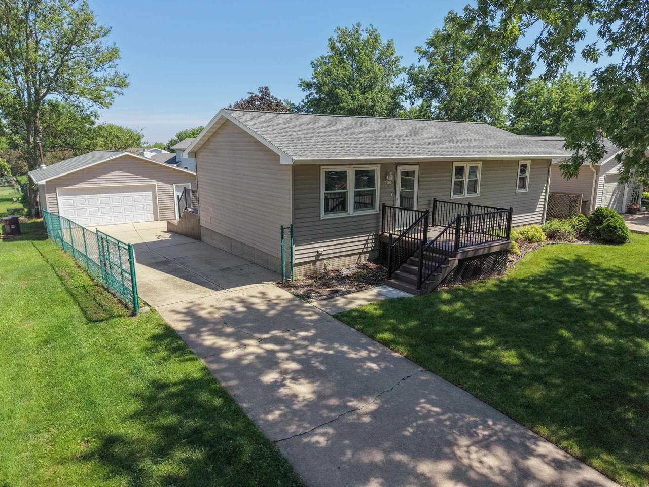 206 Spruce Hills Drive - Photo 1
