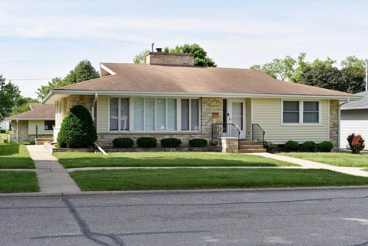 814 Ash Street - Photo 1
