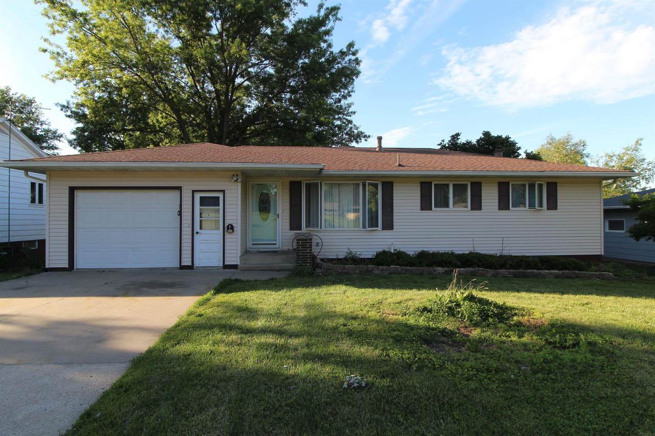802 6th Street - Photo 1