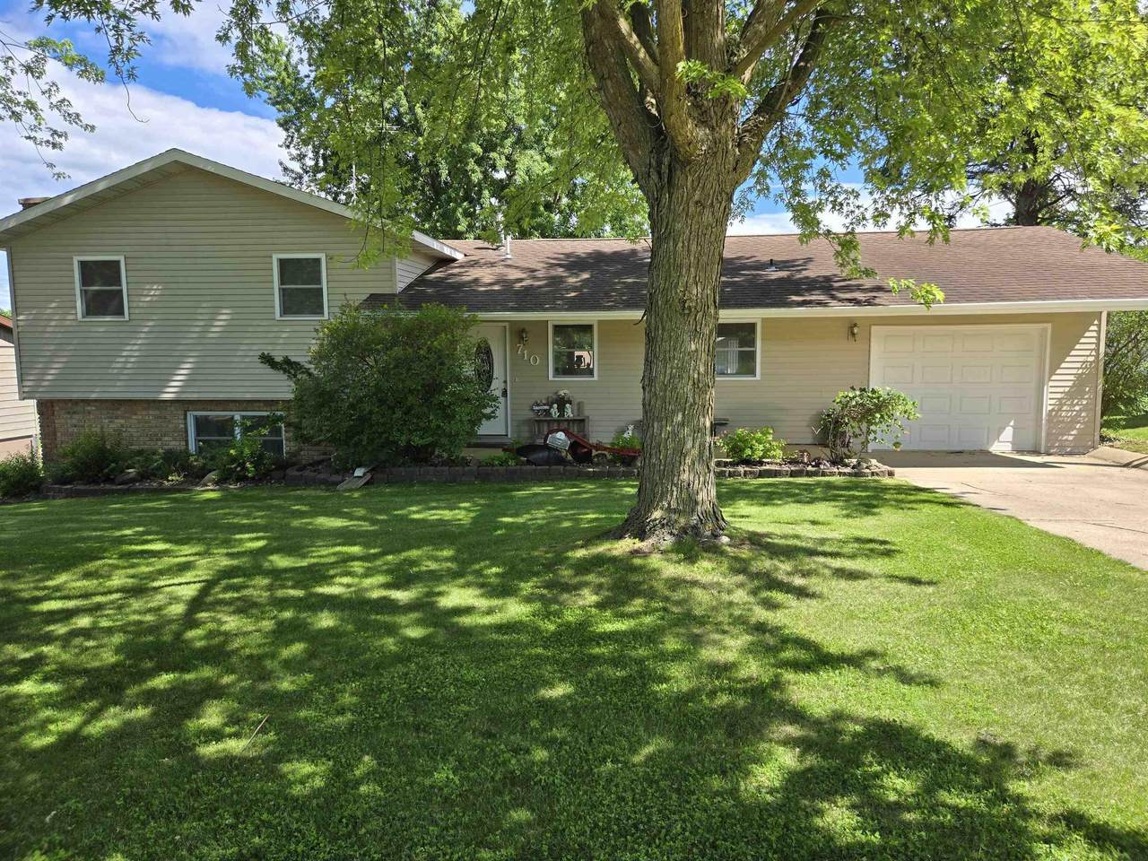 710 6th Ave E - Photo 1