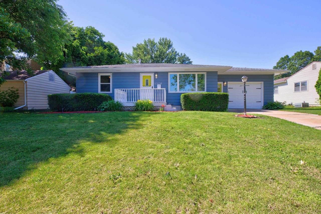 1306 6th Street - Photo 1