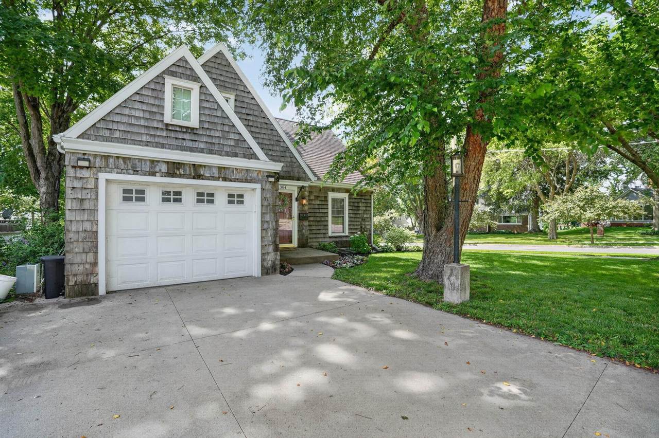 304 Columbia Circle - Photo 1