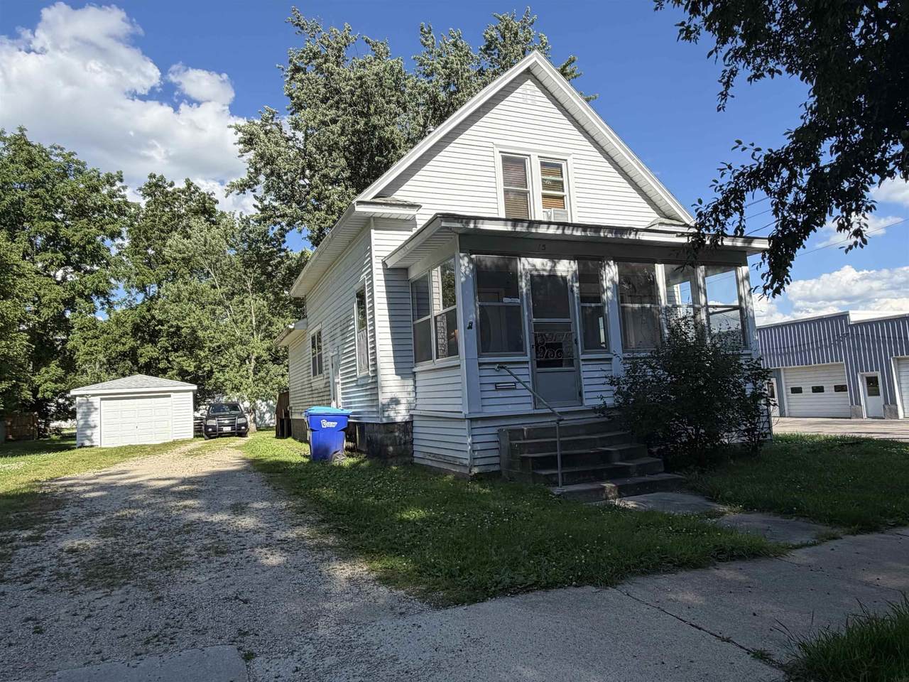 15 3rd Ave Nw - Photo 1