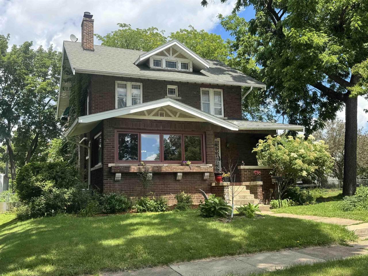 400 Home Park Blvd - Photo 1