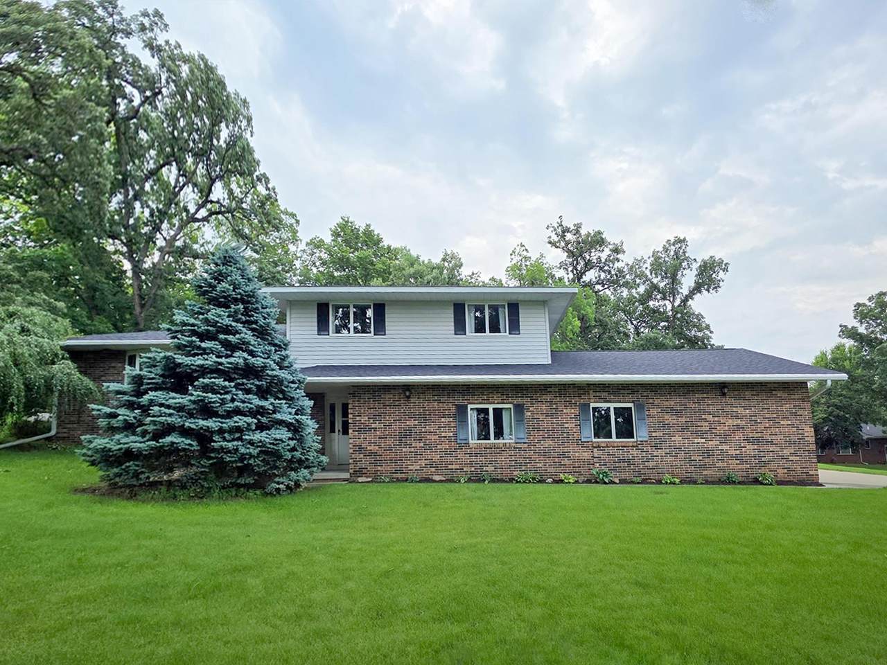 22118 181st Avenue - Photo 1