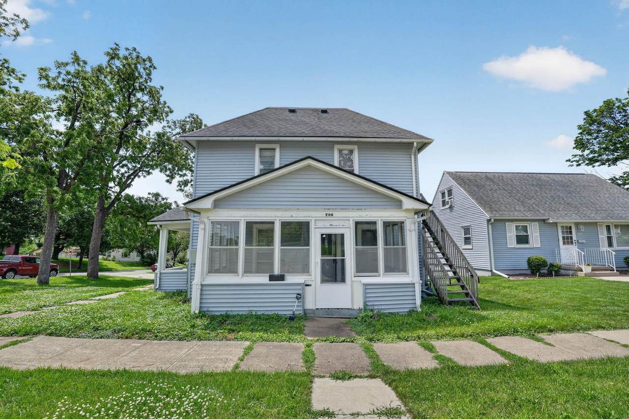 706 12th Street - Photo 1