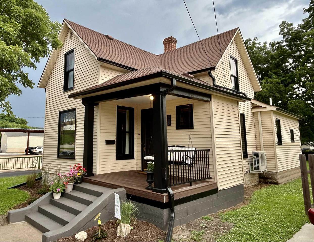 408 Winnebago Street - Photo 1